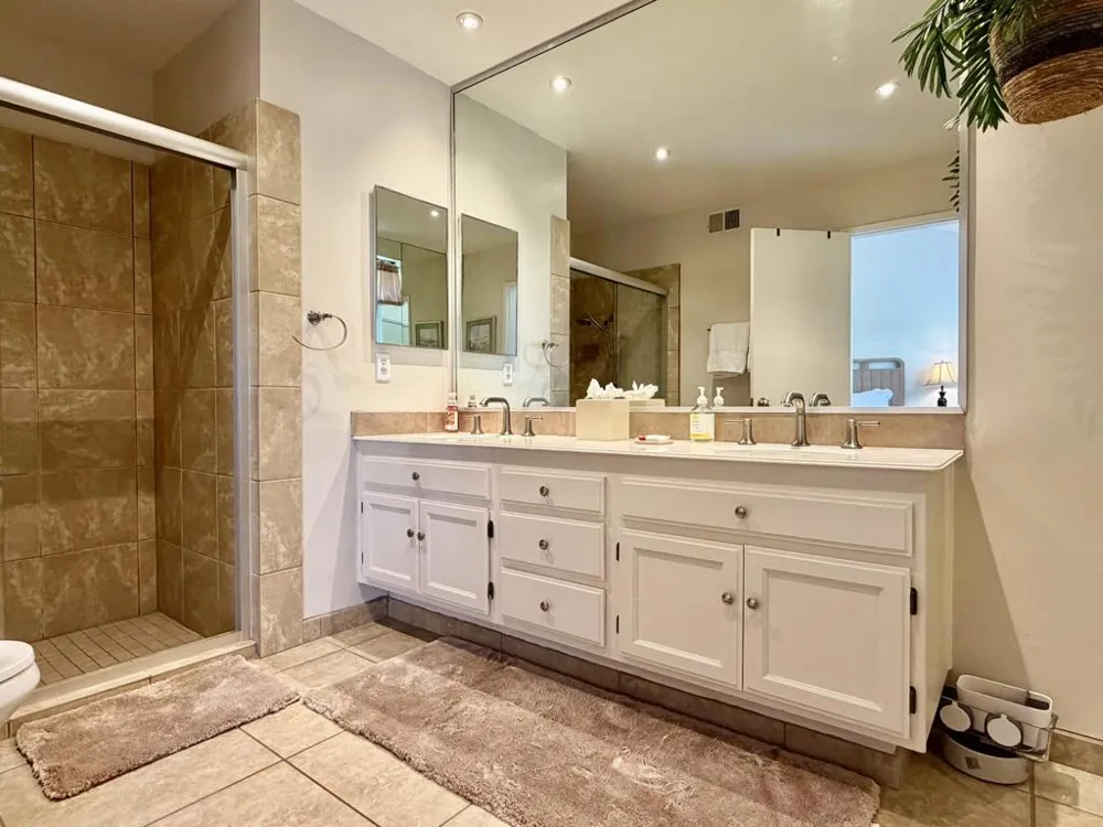 345 Gran Via Palm Desert, CA 92260