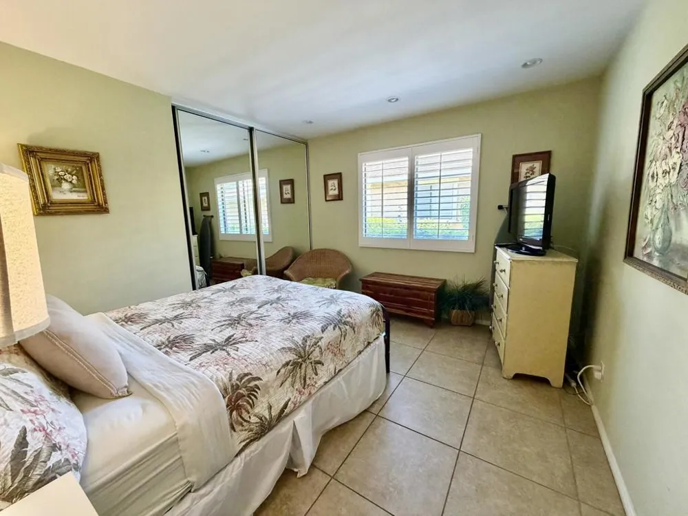 345 Gran Via Palm Desert, CA 92260