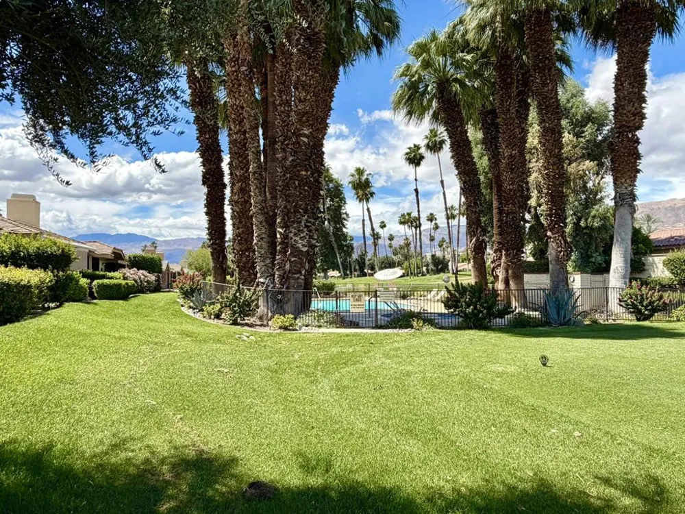 345 Gran Via Palm Desert, CA 92260