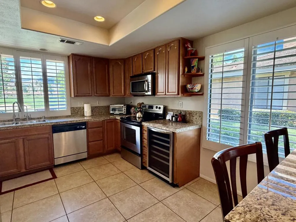 345 Gran Via Palm Desert, CA 92260