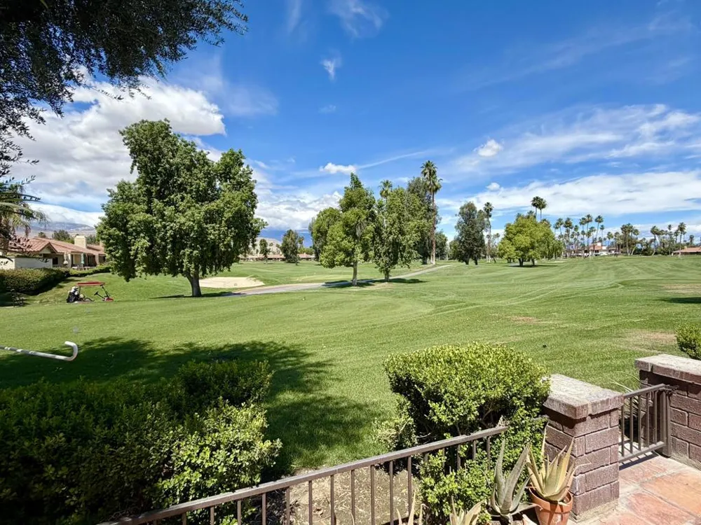345 Gran Via Palm Desert, CA 92260