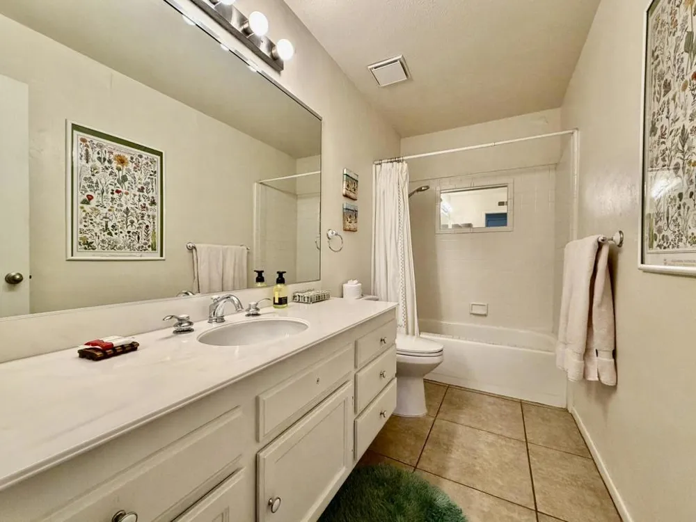345 Gran Via Palm Desert, CA 92260