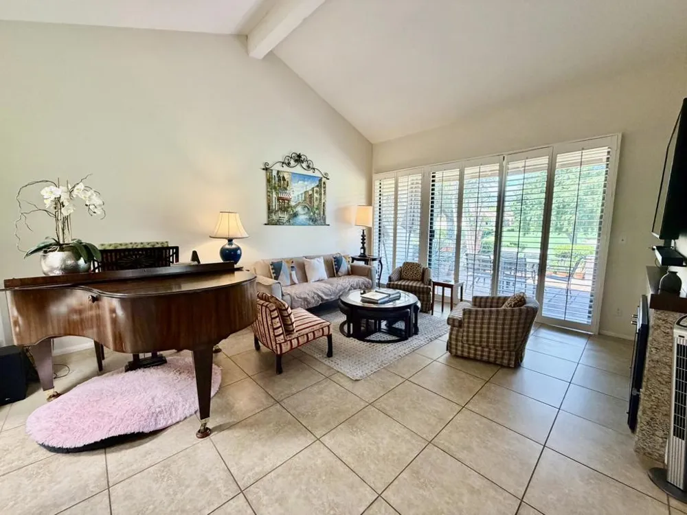 345 Gran Via Palm Desert, CA 92260