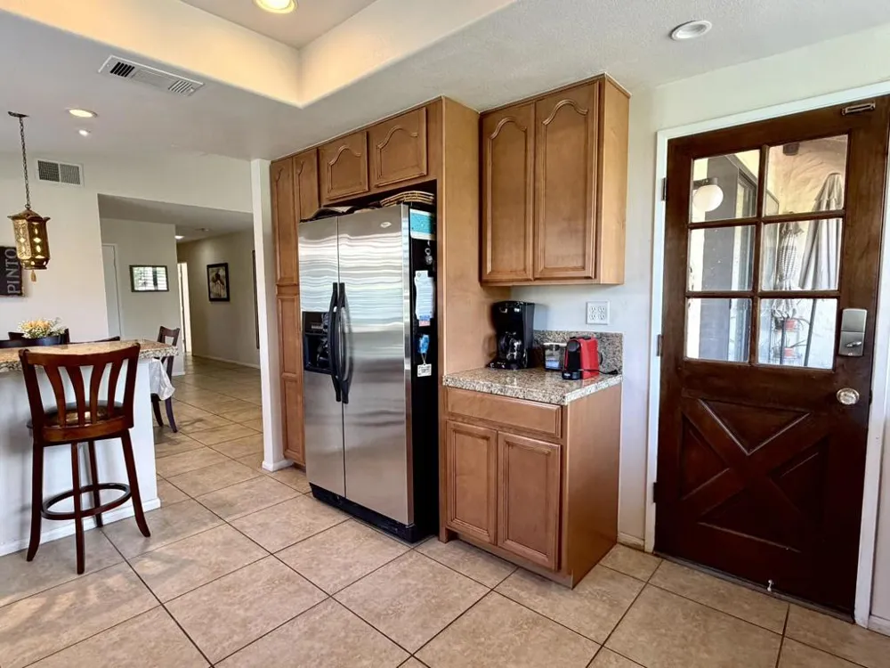 345 Gran Via Palm Desert, CA 92260