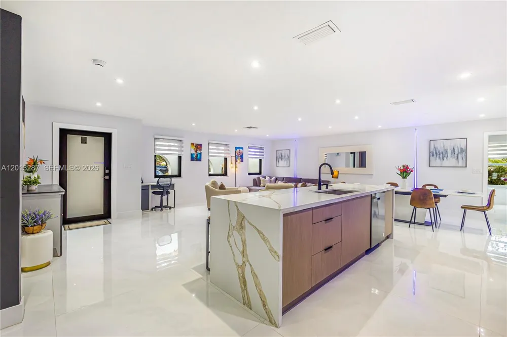 15331 Turnbull Dr Miami Lakes, FL 33014