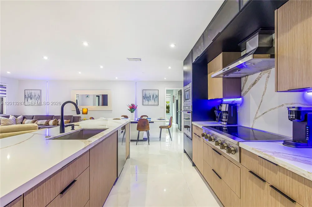 15331 Turnbull Dr Miami Lakes, FL 33014