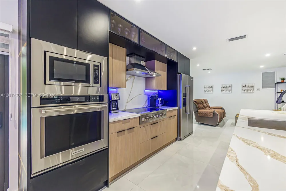 15331 Turnbull Dr Miami Lakes, FL 33014