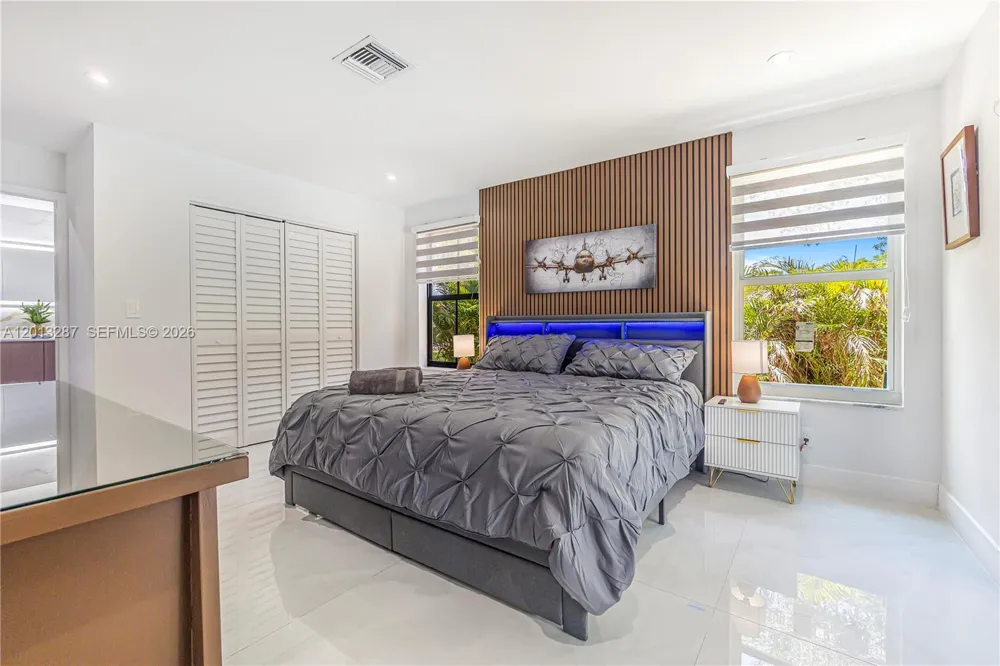 15331 Turnbull Dr Miami Lakes, FL 33014