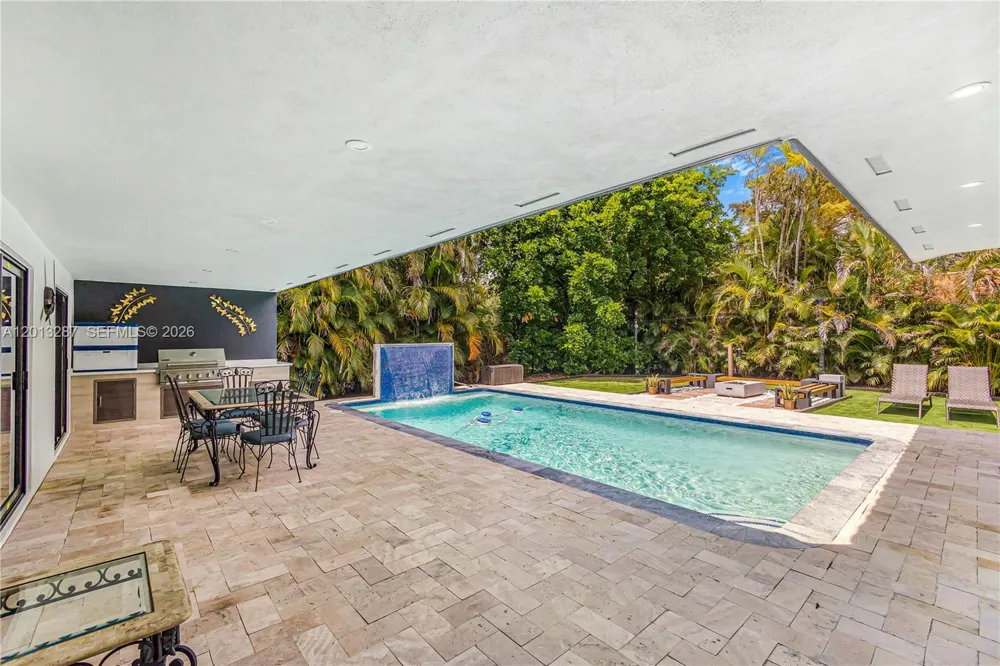 15331 Turnbull Dr Miami Lakes, FL 33014