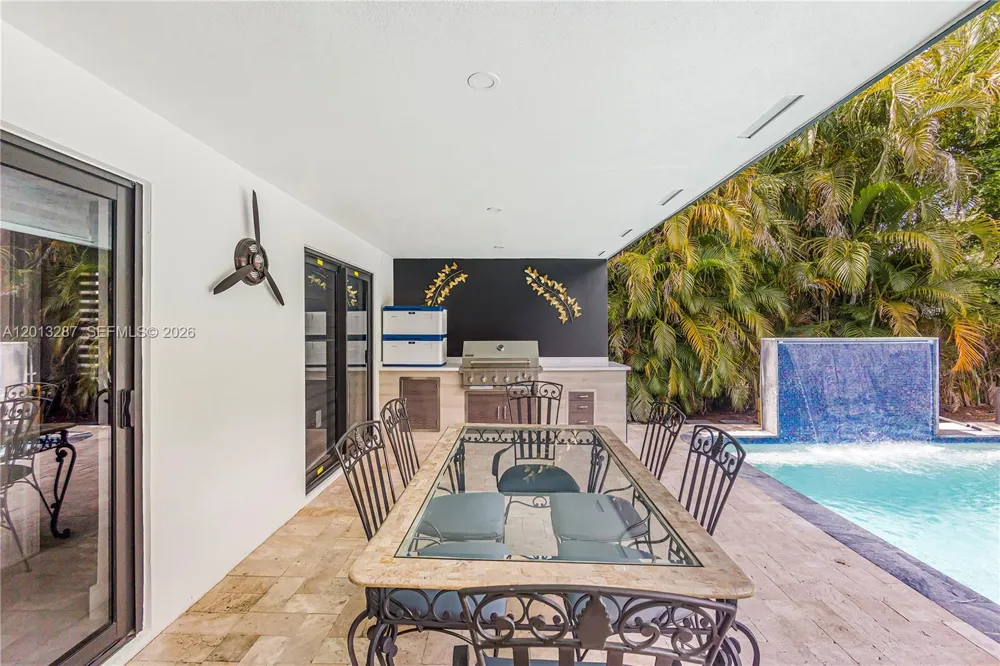 15331 Turnbull Dr Miami Lakes, FL 33014
