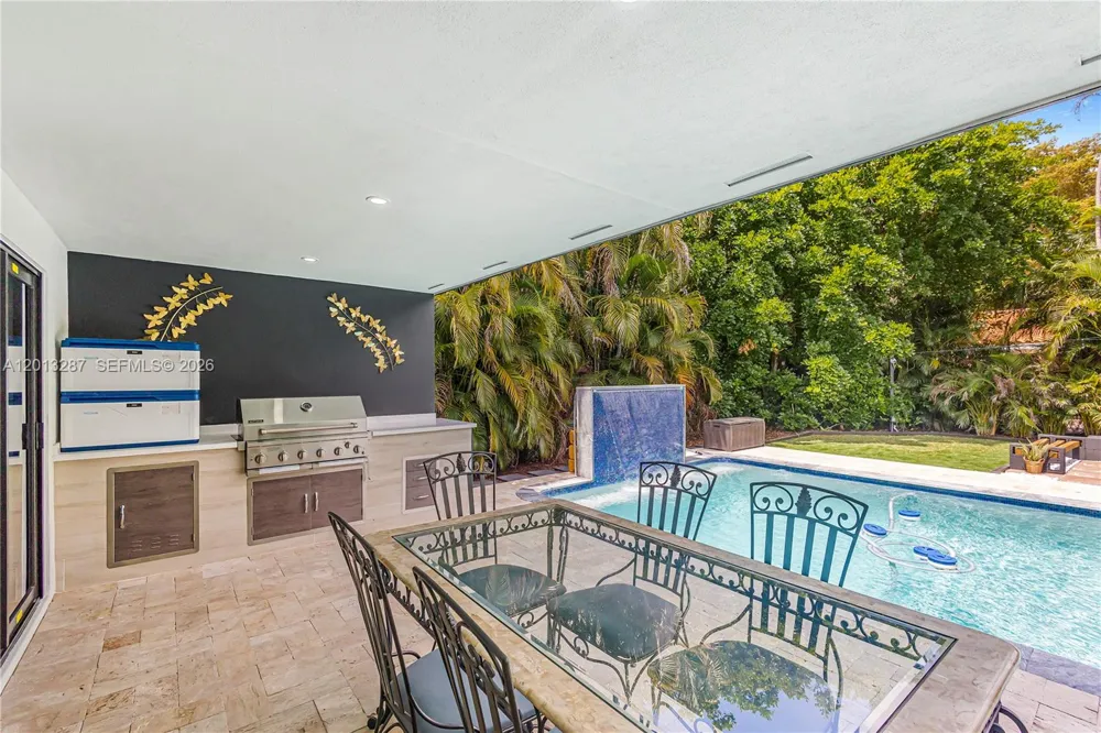 15331 Turnbull Dr Miami Lakes, FL 33014