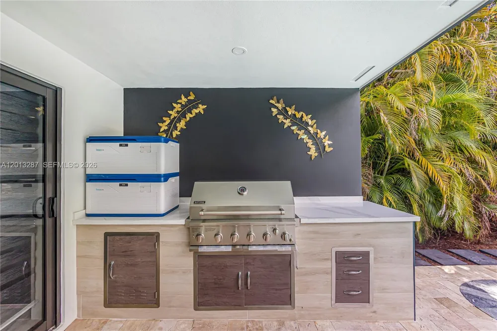 15331 Turnbull Dr Miami Lakes, FL 33014