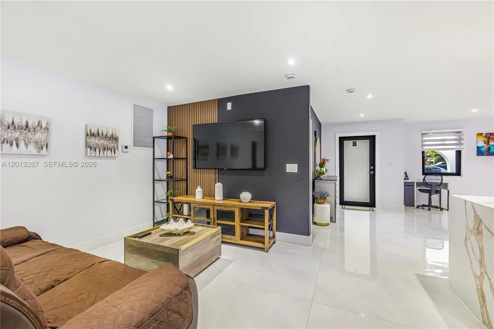 15331 Turnbull Dr Miami Lakes, FL 33014