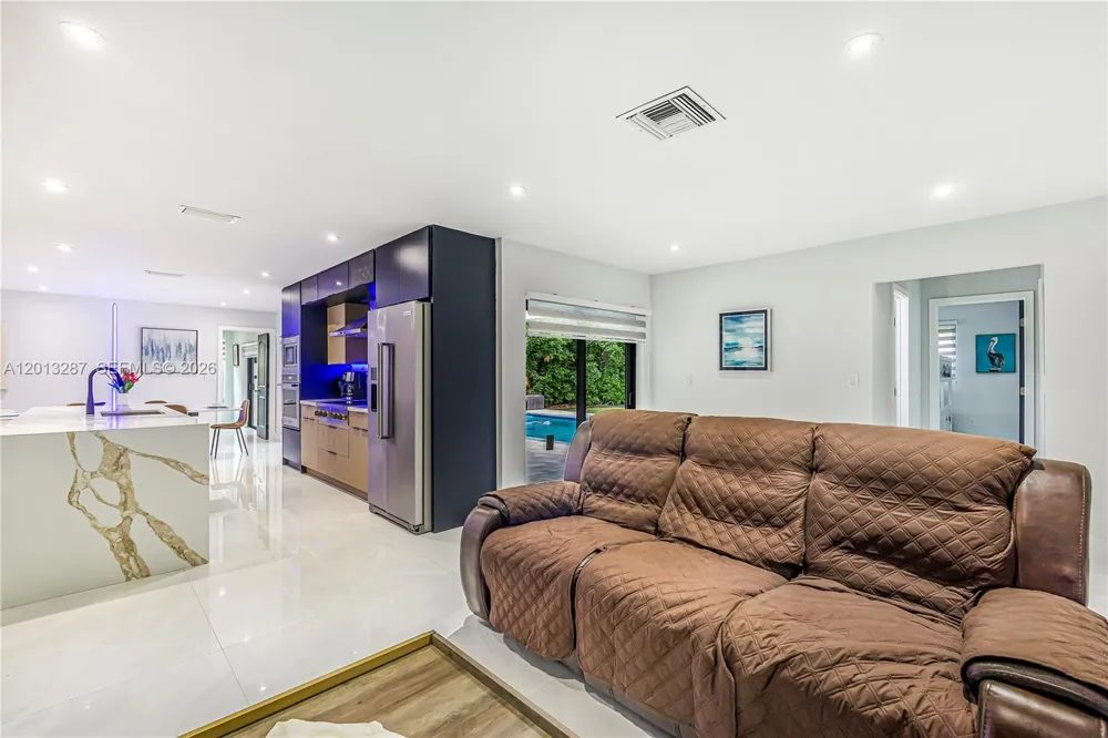 15331 Turnbull Dr Miami Lakes, FL 33014