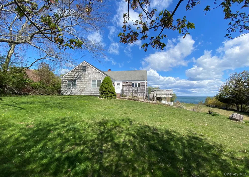 100 Sound Drive Greenport, NY 11944