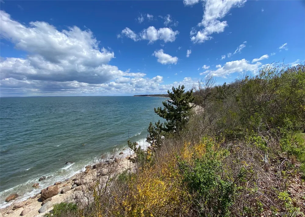 100 Sound Drive Greenport, NY 11944