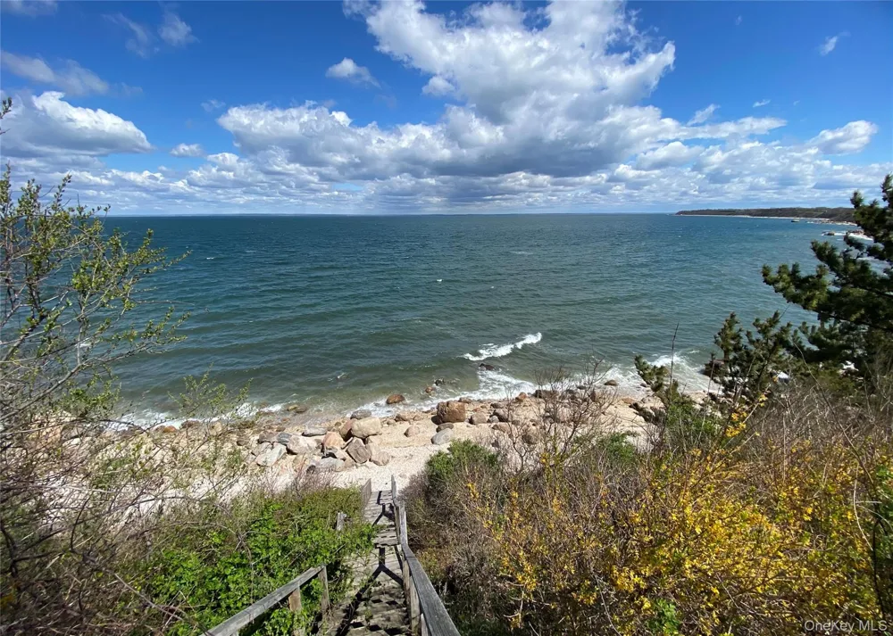 100 Sound Drive Greenport, NY 11944