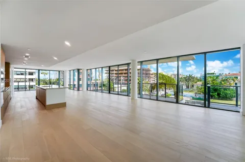 1177 Kane Concourse #405