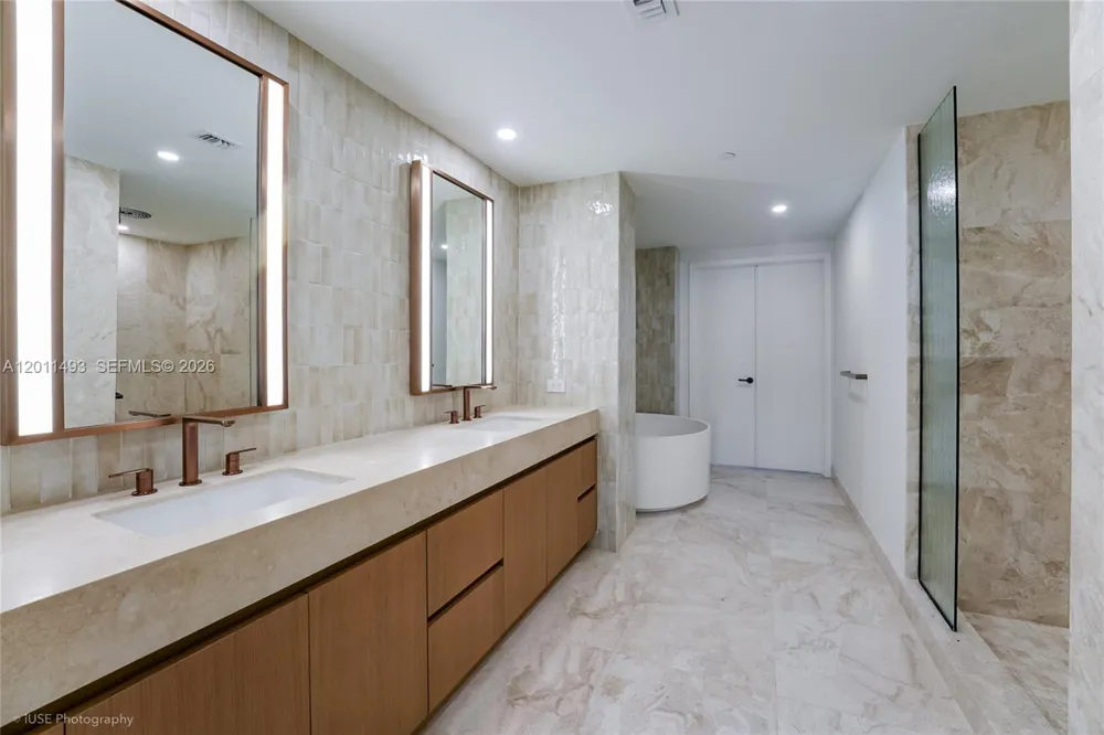 1177 Kane Concourse #405 Bay Harbor Islands, FL 33154