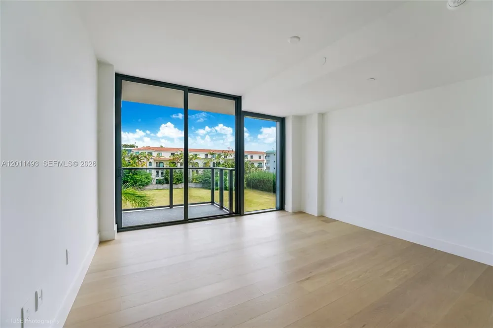1177 Kane Concourse #405 Bay Harbor Islands, FL 33154