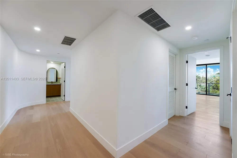 1177 Kane Concourse #405 Bay Harbor Islands, FL 33154
