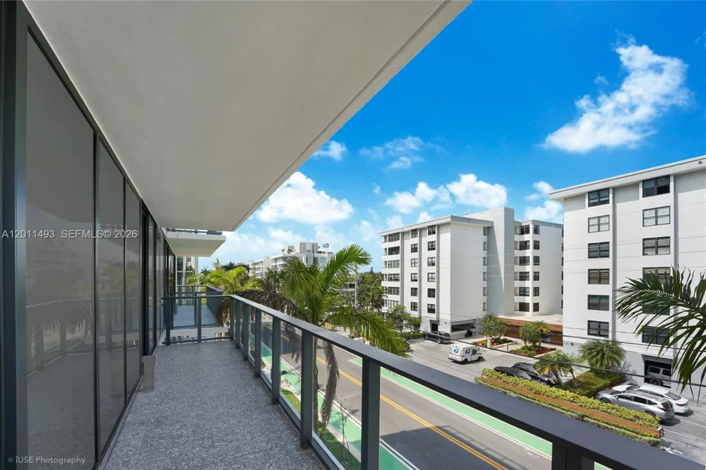 1177 Kane Concourse #405 Bay Harbor Islands, FL 33154