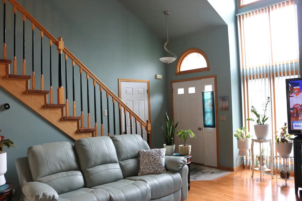 1489 Grand Isle Court Hobart, IN 46342