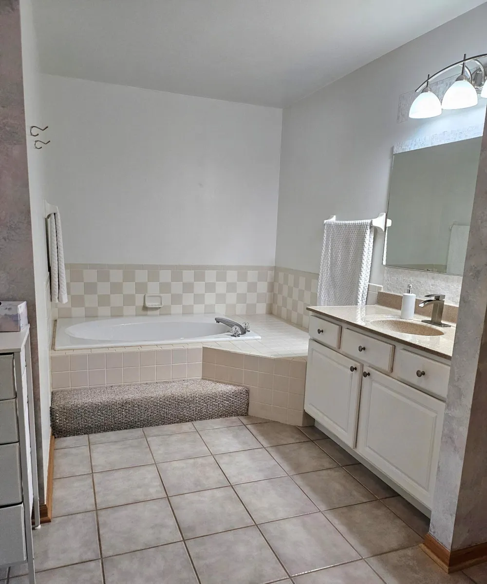 1489 Grand Isle Court Hobart, IN 46342