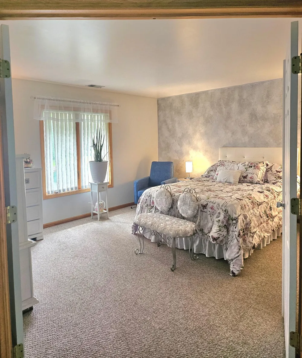 1489 Grand Isle Court Hobart, IN 46342