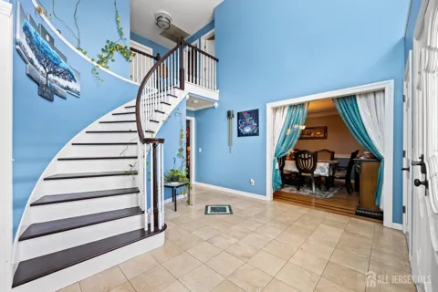 2121 Audubon Avenue