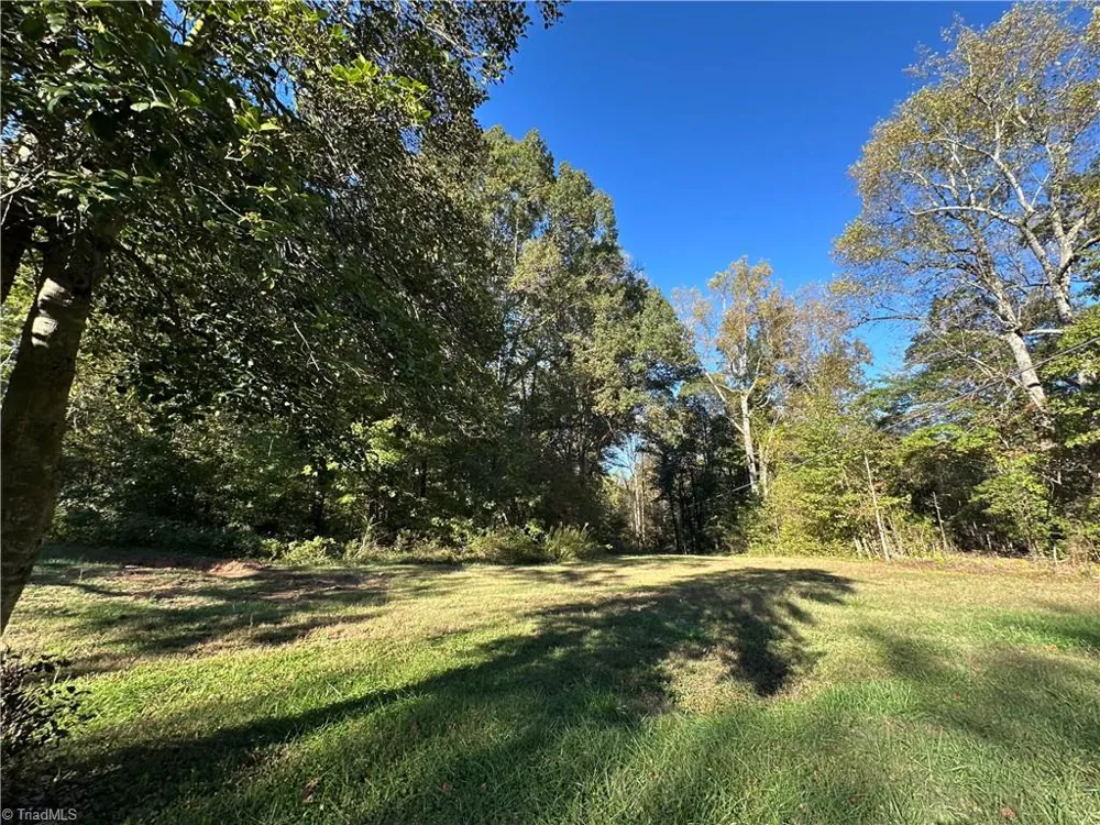000 Courtney Huntsville Road Yadkinville, NC 27055