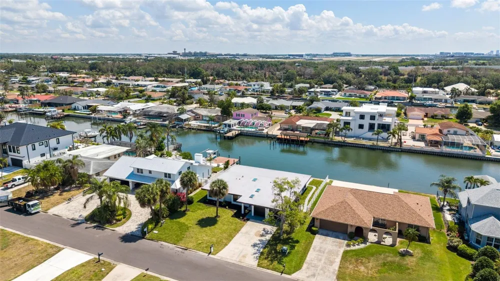 3917 E EDEN ROC CIRCLE Tampa, FL 33634