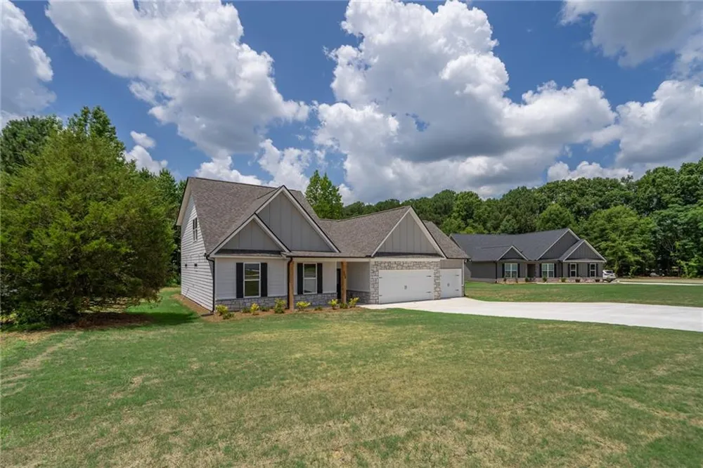 208 Squirrel Run Good Hope, GA 30641