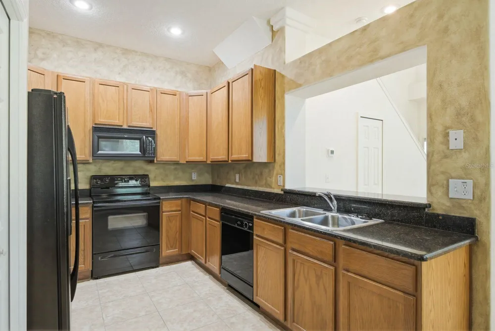 1405 RIDGE TERRACE Tarpon Springs, FL 34689