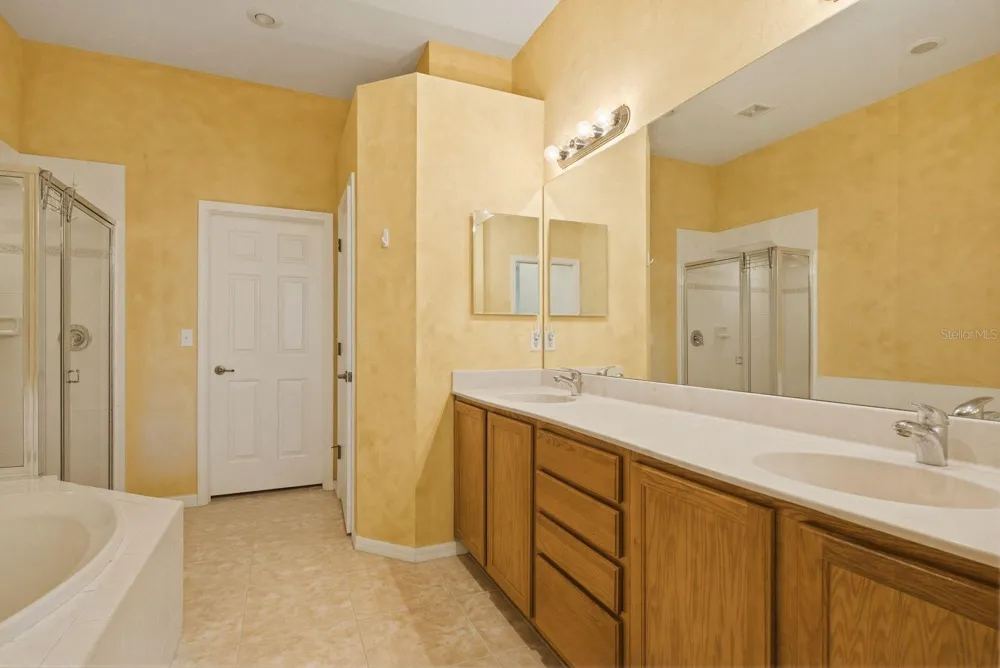 1405 RIDGE TERRACE Tarpon Springs, FL 34689