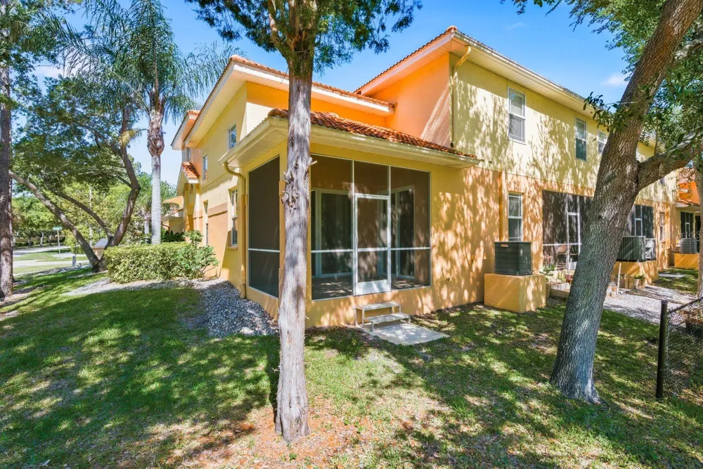 1405 RIDGE TERRACE Tarpon Springs, FL 34689