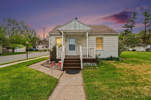 466 W Maxlow Avenue