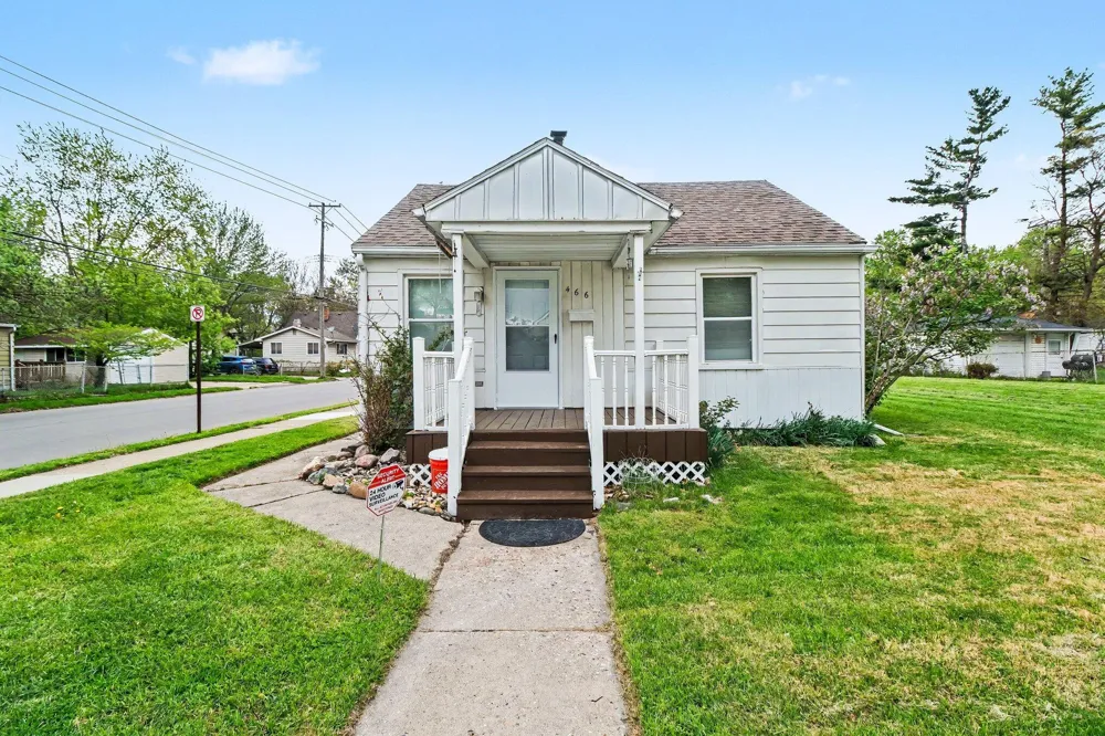 466 W Maxlow Avenue Hazel Park, MI 48030