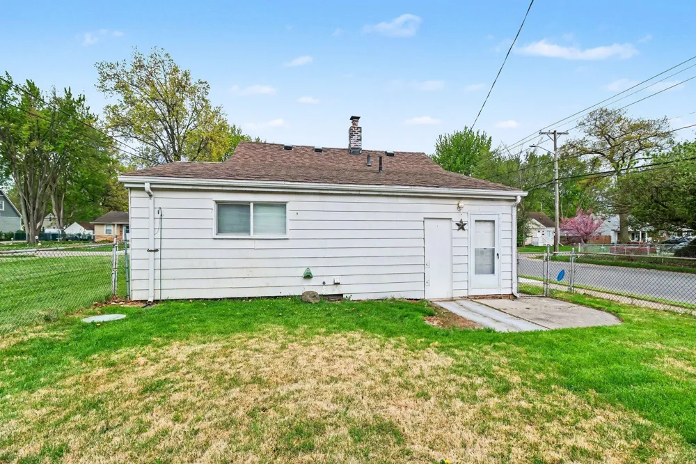 466 W Maxlow Avenue Hazel Park, MI 48030