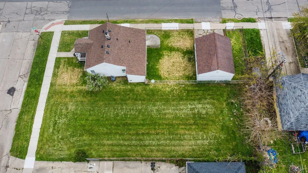 466 W Maxlow Avenue Hazel Park, MI 48030