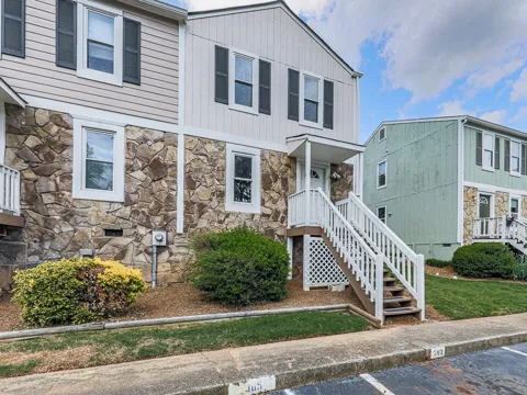 382 Oak Harbor Trail