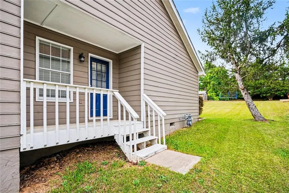 6221 Amberly Road Rex, GA 30273