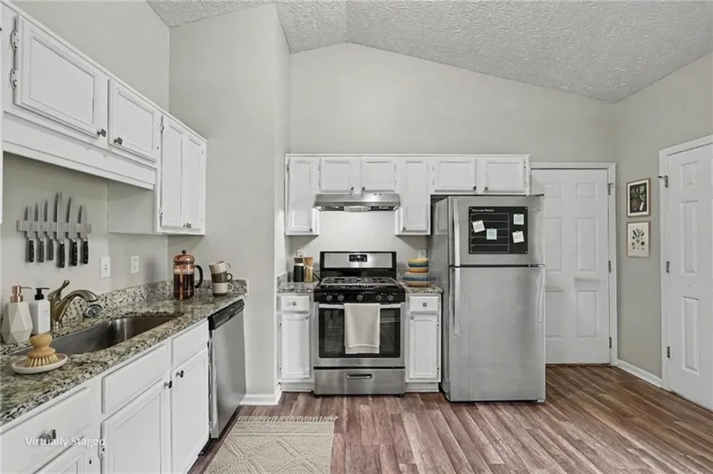 6221 Amberly Road Rex, GA 30273