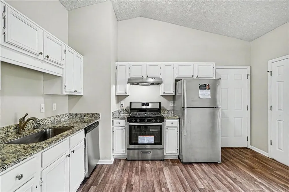 6221 Amberly Road Rex, GA 30273