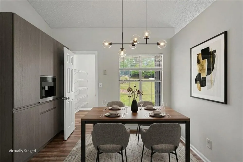 6221 Amberly Road Rex, GA 30273