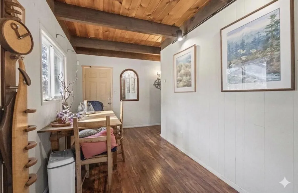 566 Santa Barbara Avenue Sugarloaf, CA 92386