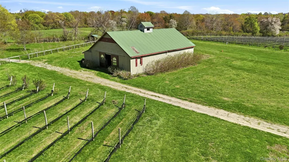 35950 Main Road Cutchogue, NY 11935