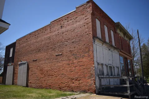 4439 MAIN STREET