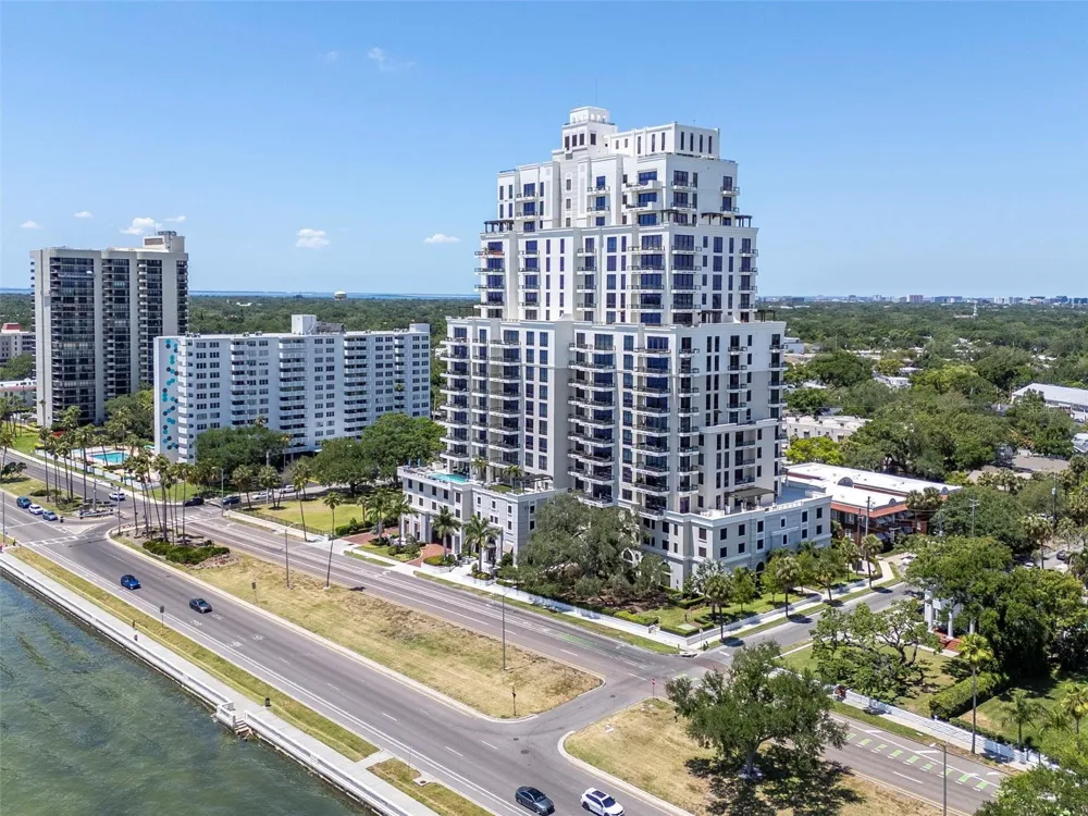 2103 BAYSHORE BOULEVARD #602 Tampa, FL 33606
