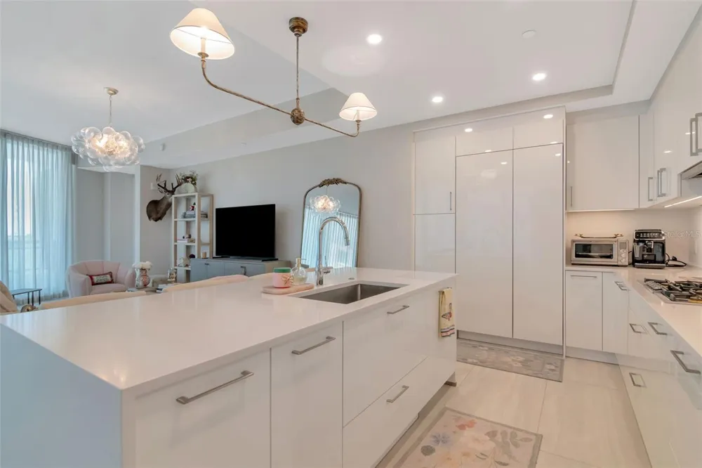 2103 BAYSHORE BOULEVARD #602 Tampa, FL 33606